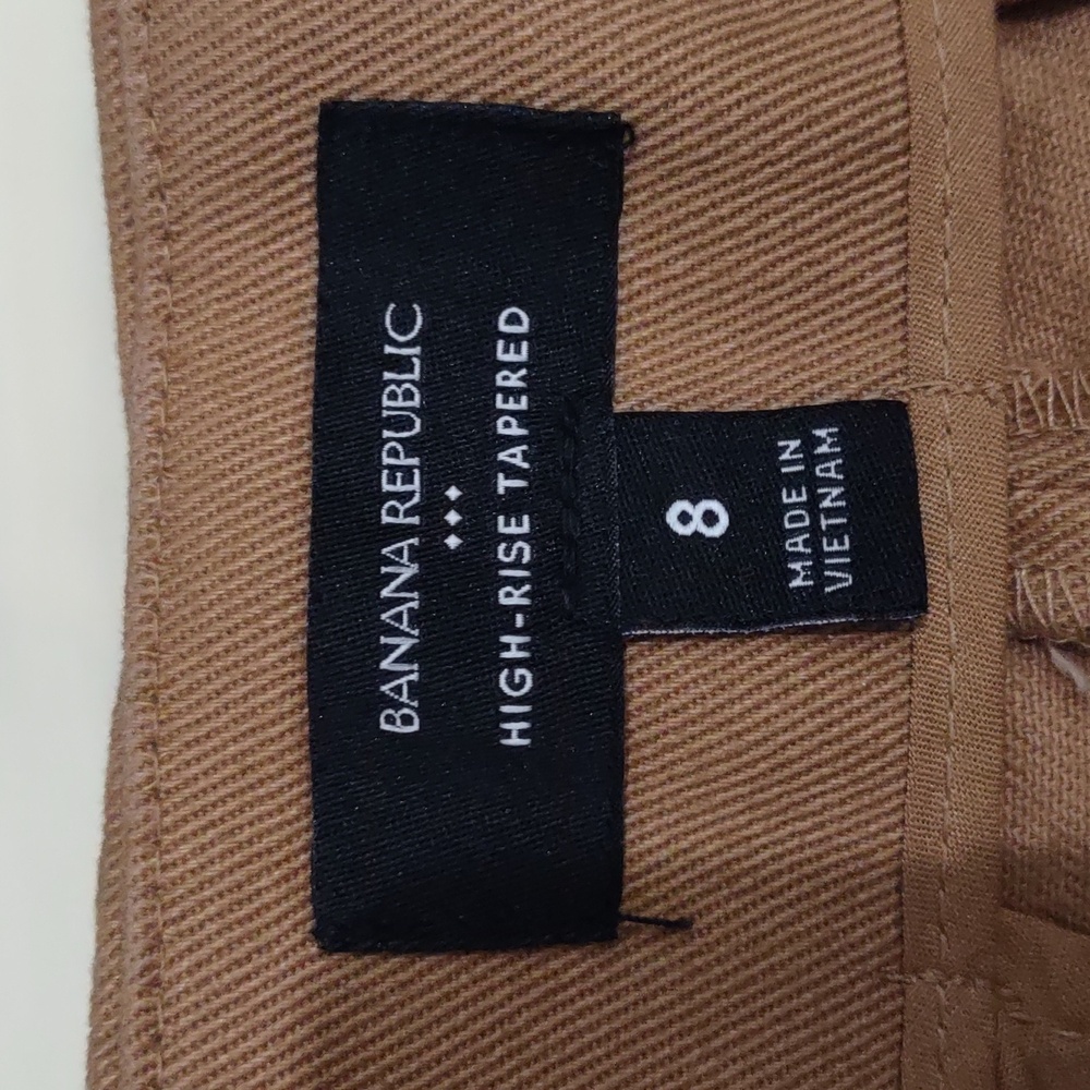 BANANA REPUBLIC Tan High-rise Tapered with Belt, Size 8. - Picture 7 of 17